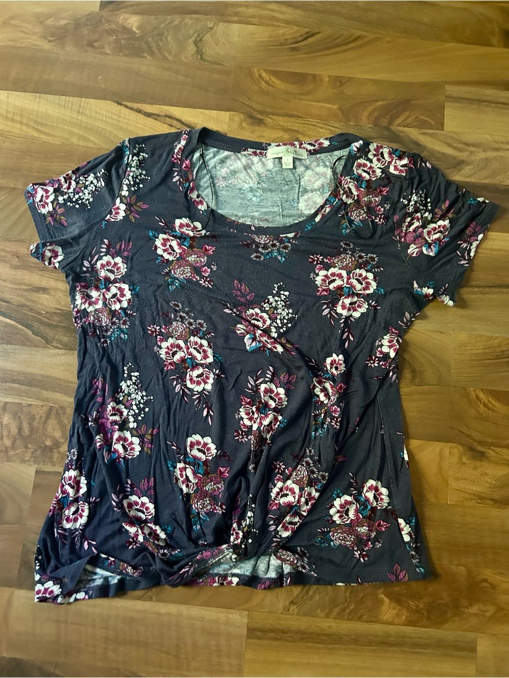 Nine Britton front knot tee